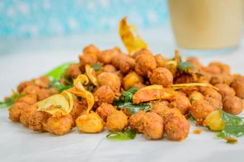 Closeup of Masala Peanuts Fotos Stock