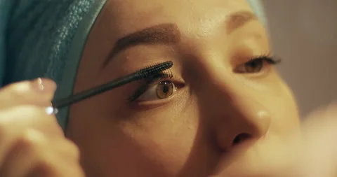 Closeup model female dye eyelashes. Stock Footage 140985681