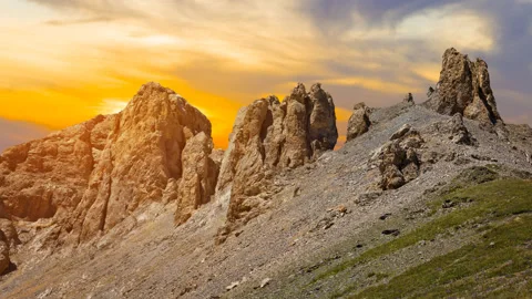 Closeup mount top on dramatic sunset background time lapse scene Vídeos de archivo 159281364