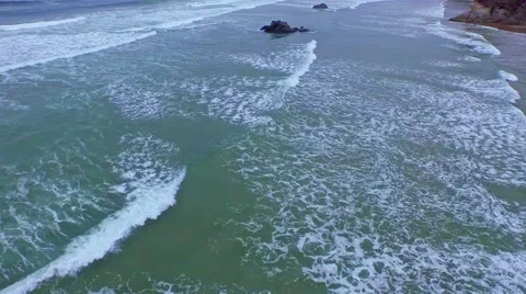 Closeup of ocean waves on a windy mourning Stock-Footage 52137421