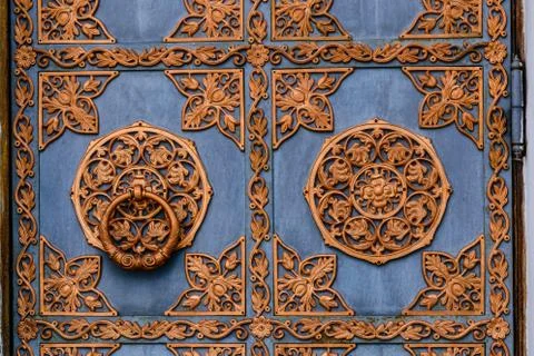 Closeup of the old door with fancy pattern Foto stock