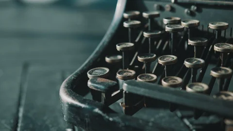 Closeup of old typewriter on black old floor Stock-Footage 123613252