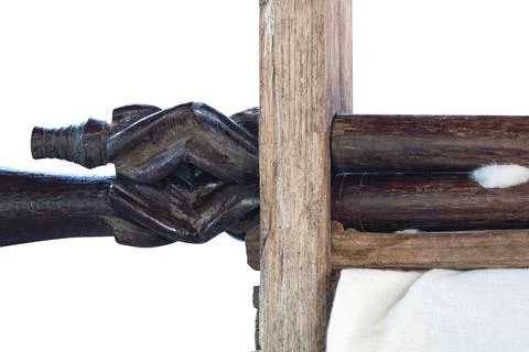 Closeup of old weaving machine, weaving of yarn, thread and thread. Fotos de archivo