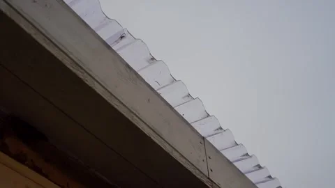 Closeup Of Polycarbonate Corrugated Roofing Sheet With Raindrops Falling 스톡 동영상 258543576