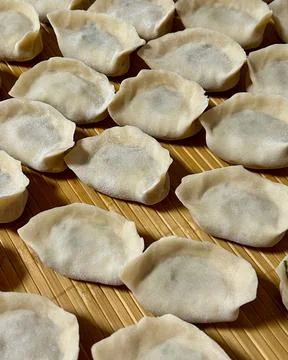 Closeup of raw dumplings Stock-Fotos