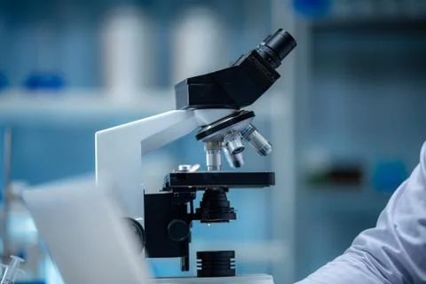 Closeup of Scientific microscope data analysis in the laboratory Foto stock