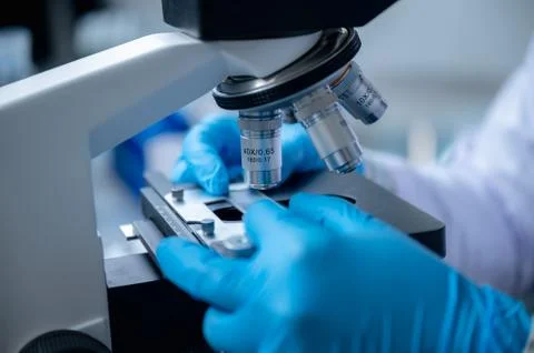 Closeup of Scientific microscope data analysis in the laboratory Foto stock