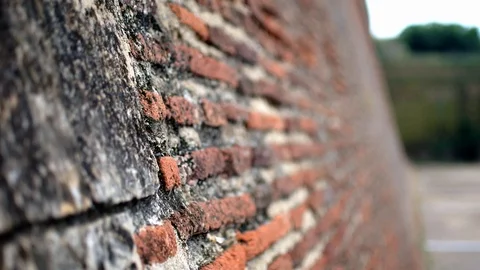 Closeup shot of the brick and morter wall of the Fort of Perpignan, France. Vídeo Stock 101347088