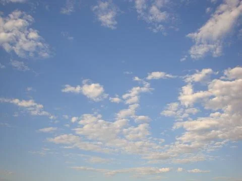 Closeup shot of cloud patterns across a blue sky - great for background Stockfoto's