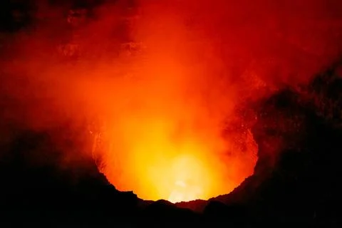 Closeup shot of an exploding Masaya volcano crater, Nicaragua 库存照片