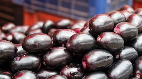 Closeup shot of a fresh java plums at a market Fotos Stock