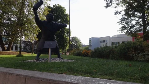 Closeup shot of the statue handbag as a weapon in omanska park a calm summer Stock Footage 115087817