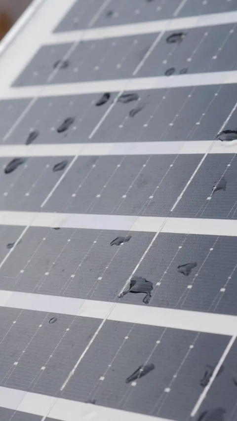 Closeup solar panel surface with water rain droplets Vidéo 337873030