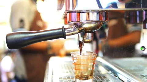 Closeup of tea maker machine during making shots in coffee shop Video stock 100823456