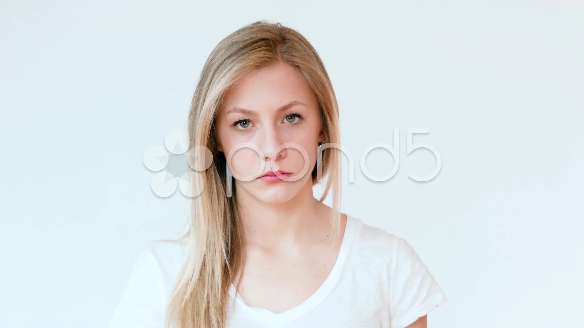 nice-closeup-of-a-teenage-girl-and-virgin-pussy