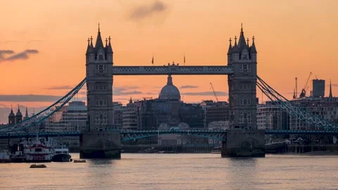 Closeup time lapse view to the iconic Tower Bridge of London during sunset Stock Footage 152714925