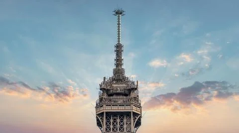 Closeup of top of Eiffel Tower in Paris at sunset Stock-Fotos
