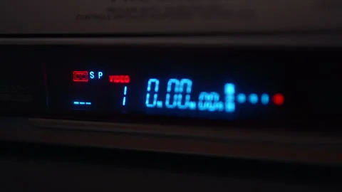 Closeup on vhs vcr display 库存影片 335390389