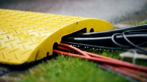 Closeup video during heavy rain on industrial electric cables 스톡 동영상 92124307