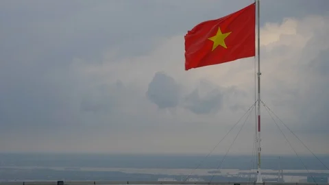 Closeup vietnamese flag slow motion Vidéo 97206310