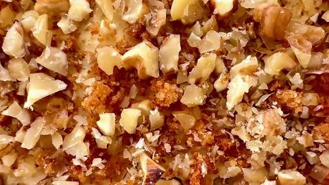 CloseUp View of Chopped Nuts Perfect for Various Culinary Applications and Us Foto stock