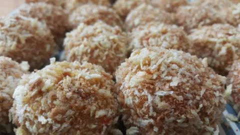 Closeup view of fried pizza bombs or pizza balls are altered form of pizza. 스톡 사진