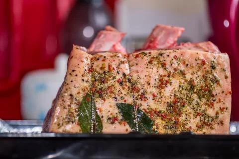 Closeup view raw beef cross rib chunk on oven tray with foil Stock-Fotos