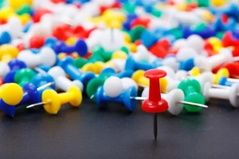 Closeup view of red office push pin Foto stock