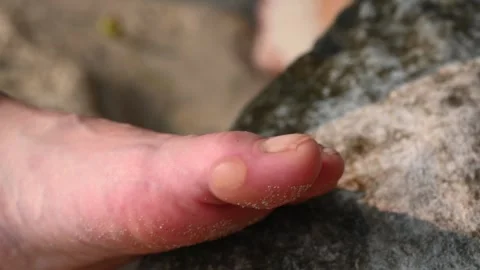Closeup view of soft callus on a woman's foot Vídeo Stock 284033717