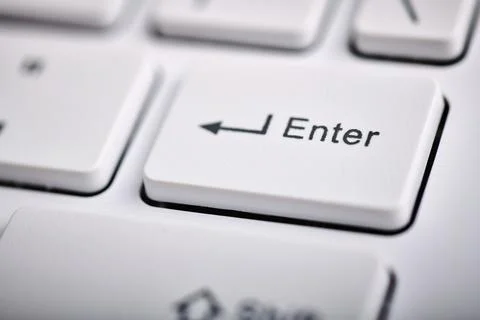 Closeup of a white computer keyboard with a wireless connection and blank key Foto stock