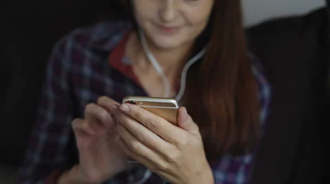 Closeup of woman Texting on a touchscreen Video stock 55408210