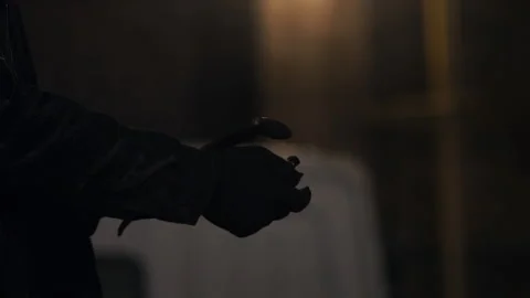 Closeup worker sets fire to gas burner and lows pressure 스톡 동영상 101046116