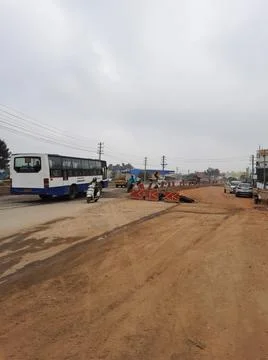 Closeup of working in Road construction work in Kadabagere Village rural Indi Fotos de archivo