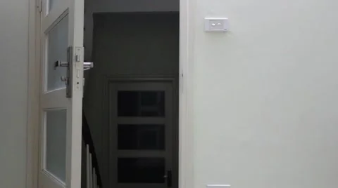 Closing and opening Stock-Footage 64578081