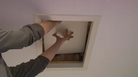 Closing Attic Hatch Видео 42482764