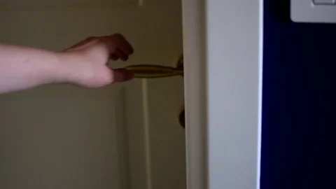 Closing house door Видео 76928505