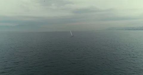 Closing sail Vídeos de archivo 125568582