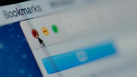 Closing a window of Finder of Mac OS - MACRO Stock Footage 123910912