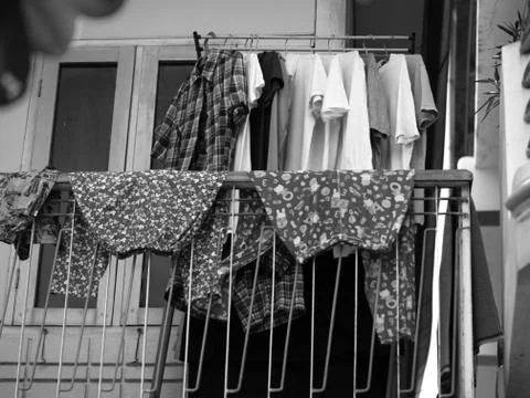 CLOTHES DRYING ON THE BALCONY Foto stock