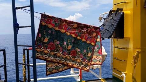 Clothes drying in the sea breeze Video stock 292492428