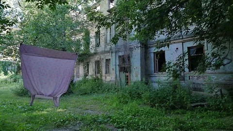Clothes Getting Dry by Abandoned Buildings Sad Picture Old House Overgrown With 動画素材 71636165