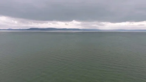 Cloud and lake Vídeos de archivo 86313382