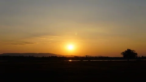 Cloud and sky before the sunset. Видео 116584740