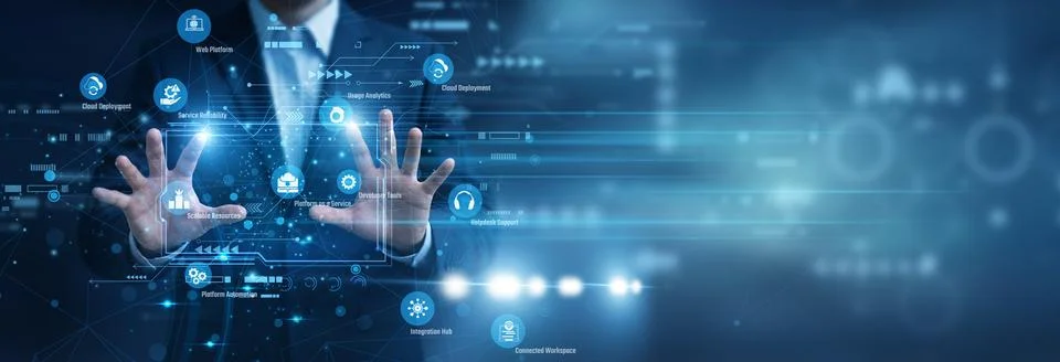 Cloud architect efficiently deploying cloud environments. Using Hands to sc.. Foto stock