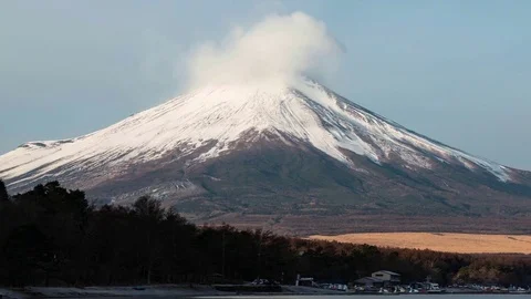 Cloud Being Formed at Top of Mt. Fuji (zoom in) Video stock 84165463