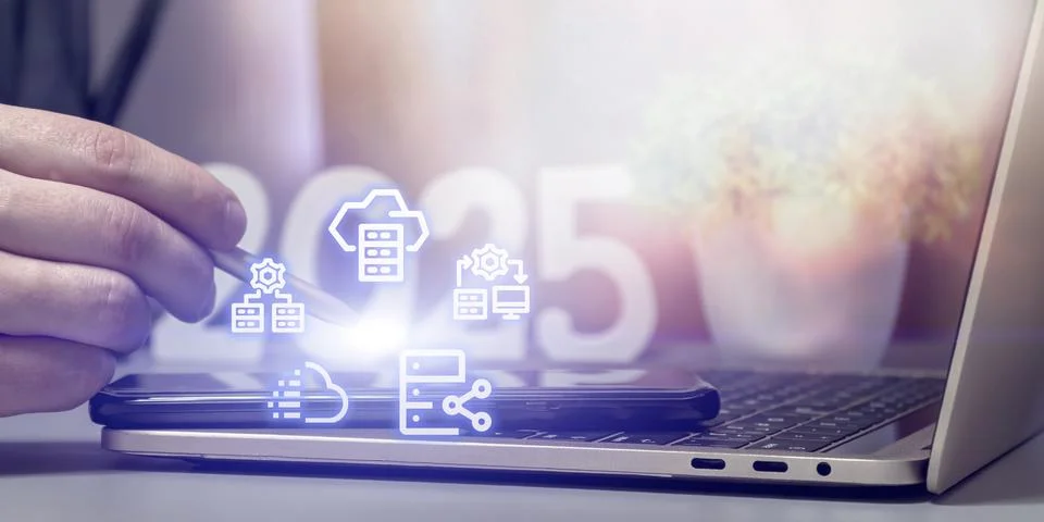 Cloud Computing and Data Management Technology for 2025 Smartphone, Laptop,.. Foto stock