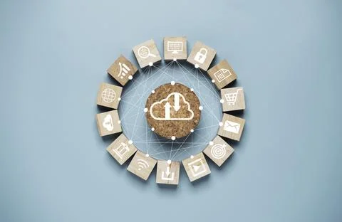 Cloud computing and technology icon print screen on wooden cube block and c.. Fotos Stock