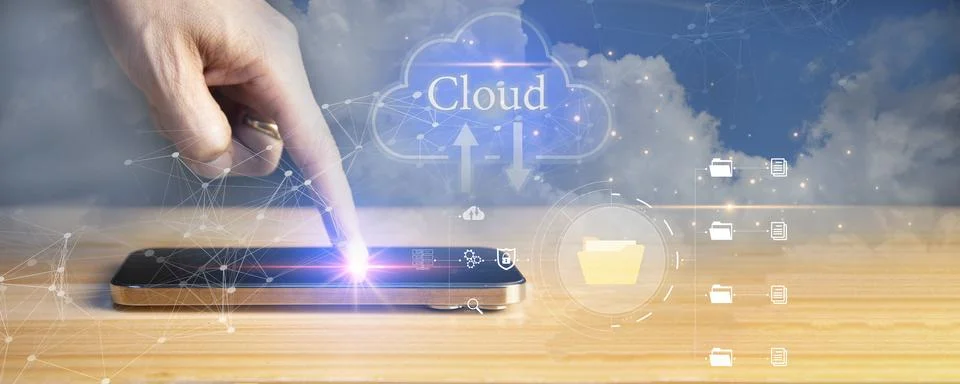 Cloud computing concept - connect device to cloud business man or informati.. Foto stock