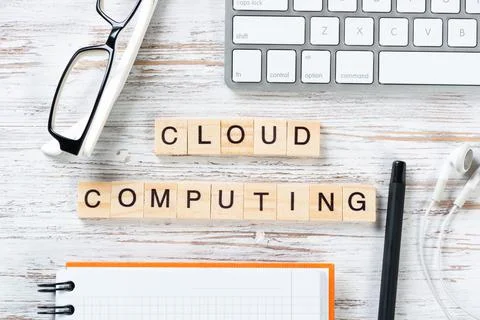 Cloud computing concept with letters on cubes Stockfoto's