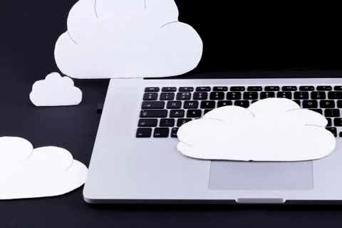 Cloud computing concept over laptop computer Stockfoto's